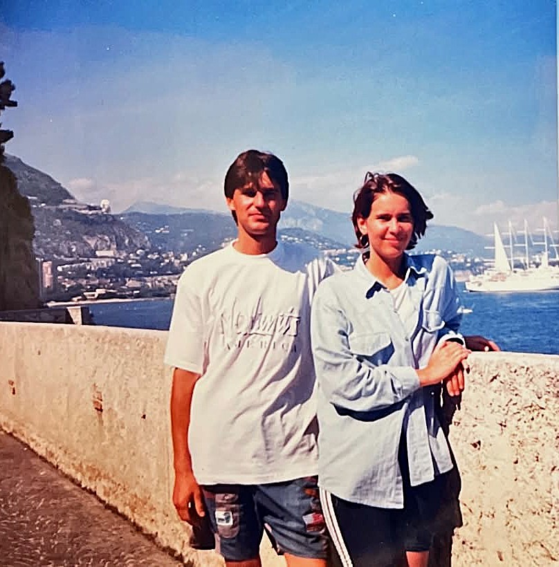 Tento obrázok nemá vyplnený ALT popisok, jeho názov je Vilhanovci-Monako-1999.jpeg